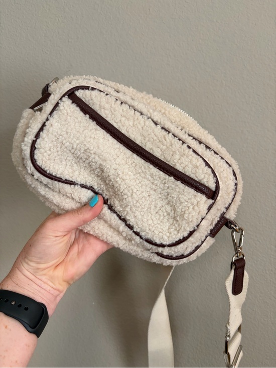 Laundry By Shelli Segal Handbags - Laundry by Shelli Segal Bag Brown Cream Sherpa Fleece Crossbody Fanny Pack